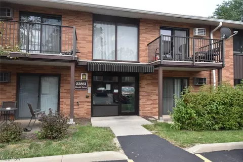 23861 David Dr #208, North Olmsted, OH 44070