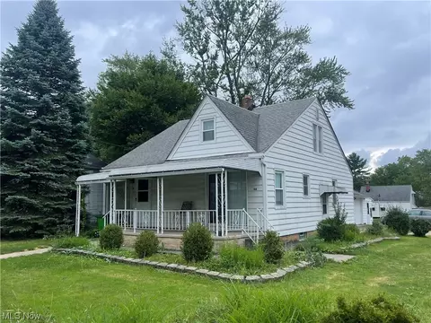 64 Berwyn Dr, Bedford, OH 44146