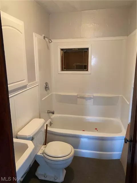 2436 E 28th St, Lorain, OH 44055 photo 7