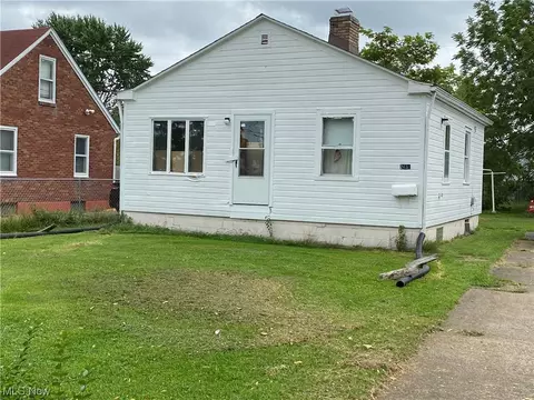 2436 E 28th St, Lorain, OH 44055 photo 1