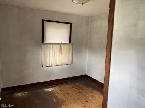 2436 E 28th St, Lorain, OH 44055 photo 3