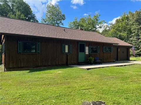 25019 Rainbow Dr, Olmsted Twp, OH 44138