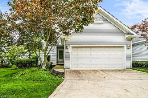 11289 Glen Eagles Dr, Painesville, OH 44077