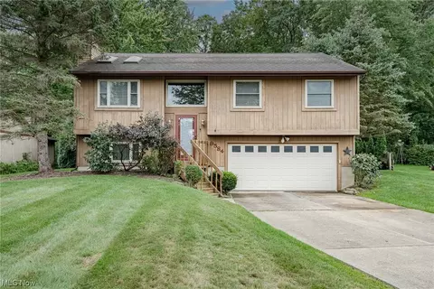9584 Hoose Rd, Mentor, OH 44060
