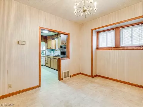 103 E Mapledale Ave, Akron, OH 44301 photo 10