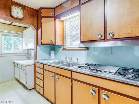 103 E Mapledale Ave, Akron, OH 44301 photo 13