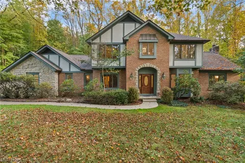 3570 Aegean Dr, Akron, OH 44333