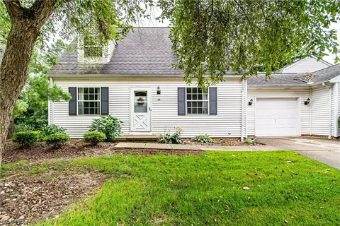202 S Oval Dr #S, Chardon, OH 44024