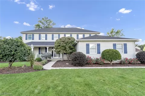 594 Golden Russett Blvd, Amherst, OH 44001