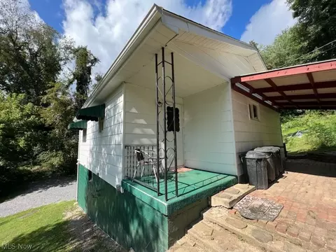 519 Ohio Ave, Martins Ferry, OH 43935