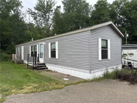 2606 Lincoln Way Apt 49 W, Massillon, OH 44647