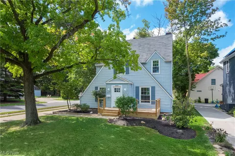 2060 Lakeview Ave, Rocky River, OH 44116