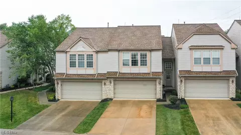 1405 Durham Dr, Broadview Heights, OH 44147