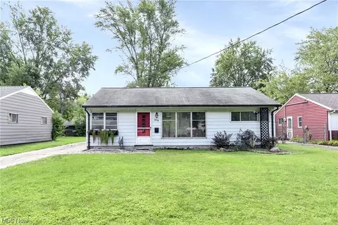 279 Kempton Dr, Berea, OH 44017
