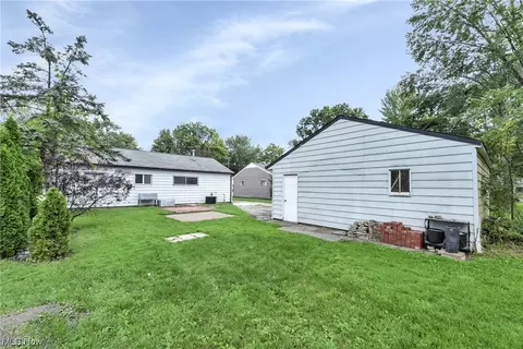 279 Kempton Dr, Berea, OH 44017 photo 17
