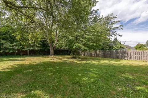 424 Babbitt Rd, Euclid, OH 44123 photo 3