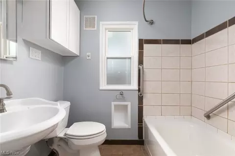 424 Babbitt Rd, Euclid, OH 44123 photo 15
