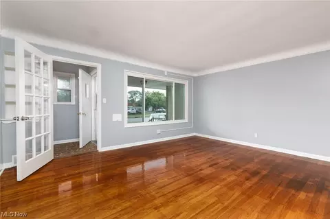 424 Babbitt Rd, Euclid, OH 44123 photo 4