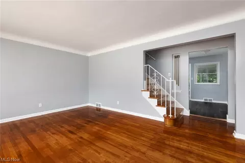 424 Babbitt Rd, Euclid, OH 44123 photo 6