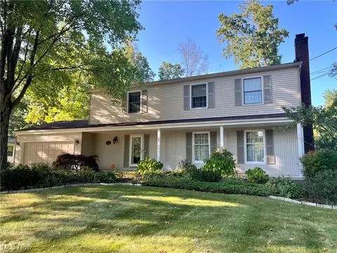 223 Kenwick Dr, Northfield, OH 44067