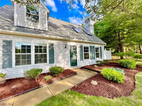 2000 Village #1-A, Tallmadge, OH 44278