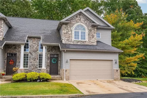 3272 Grey Village Dr, Akron, OH 44319