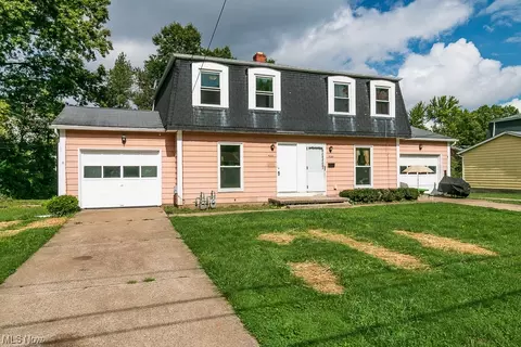 4280-4284 Lorwood Dr, Stow, OH 44224