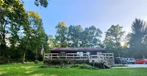 3250 Bay Rd SE, Carrollton, OH 44615