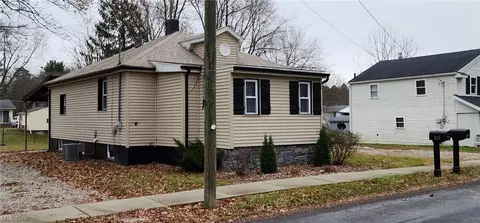 834 Buckeye St, Orrville, OH 44667