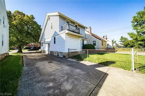 21701 Ivan Ave, Euclid, OH 44123 photo 31