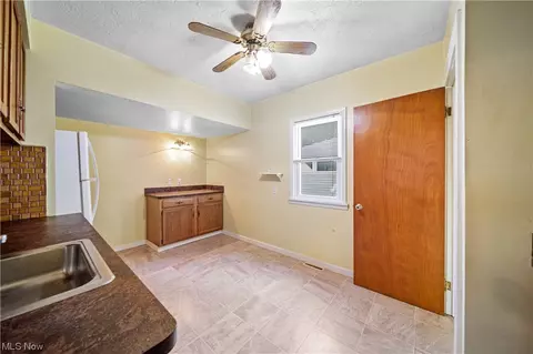 21701 Ivan Ave, Euclid, OH 44123 photo 6
