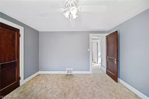 21701 Ivan Ave, Euclid, OH 44123 photo 19