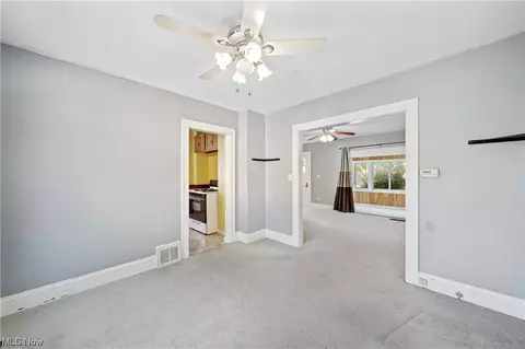 21701 Ivan Ave, Euclid, OH 44123 photo 8