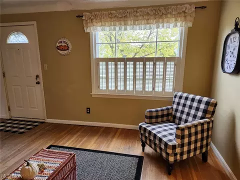 5814 Morningside Dr, Parma, OH 44129 photo 11