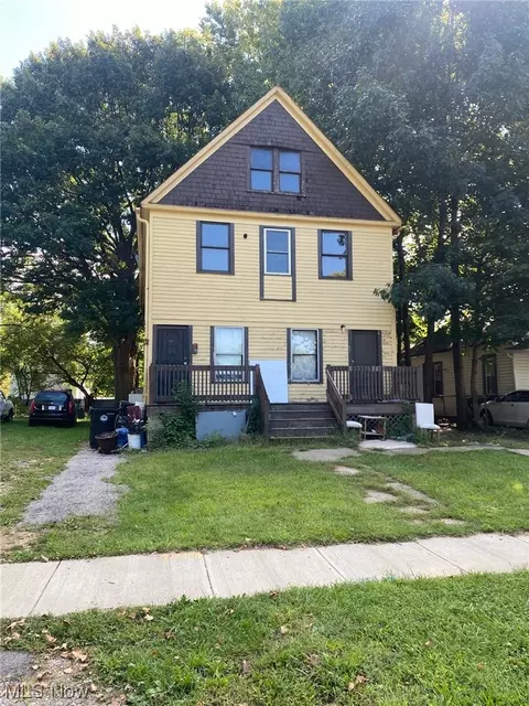 1153 E 74th St, Cleveland, OH 44103