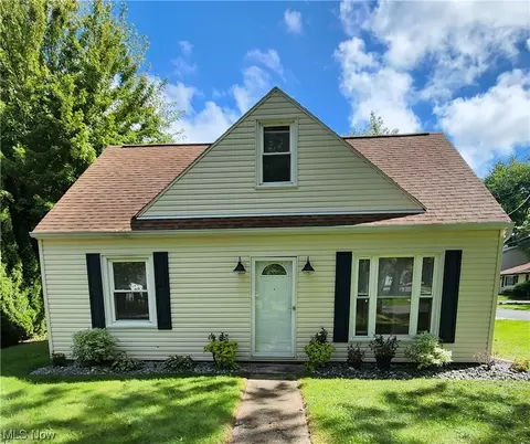 1517 Mohawk Dr, Madison, OH 44057