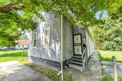 6911 Temple Ave, Cleveland, OH 44127