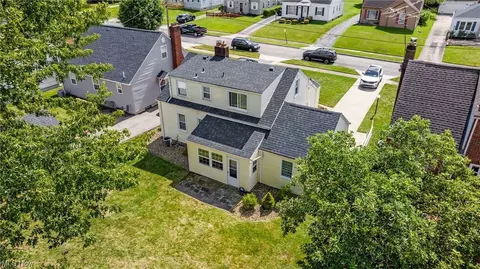 52 Aylesboro Ave, Youngstown, OH 44512 photo 3