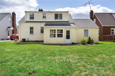 52 Aylesboro Ave, Youngstown, OH 44512 photo 2