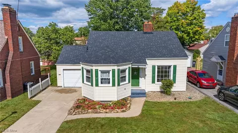 52 Aylesboro Ave, Youngstown, OH 44512