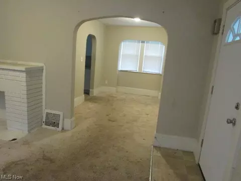 1099 Murray Ave, Akron, OH 44310 photo 7