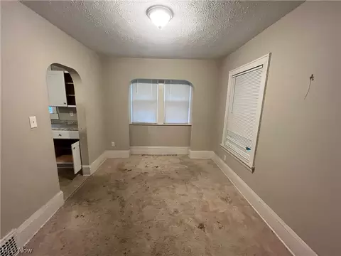 1099 Murray Ave, Akron, OH 44310 photo 5