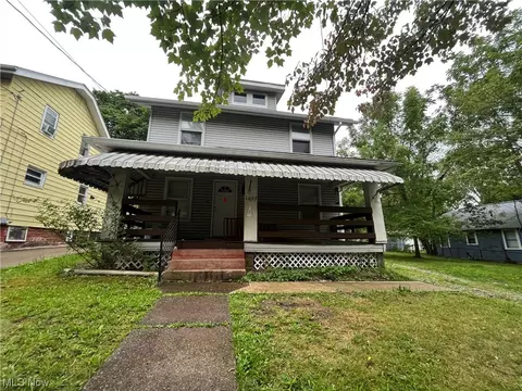 1099 Murray Ave, Akron, OH 44310 photo 1