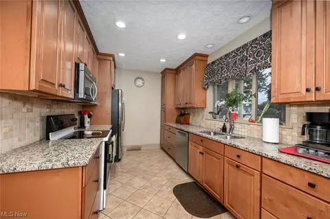 233 Poplar Ave NW, Canton, OH 44708 photo 14