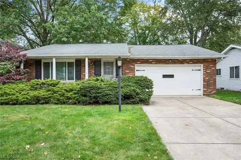 5141 W 229 St, Fairview Park, OH 44126