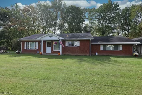 48513 Metz Rd, New Waterford, OH 44445