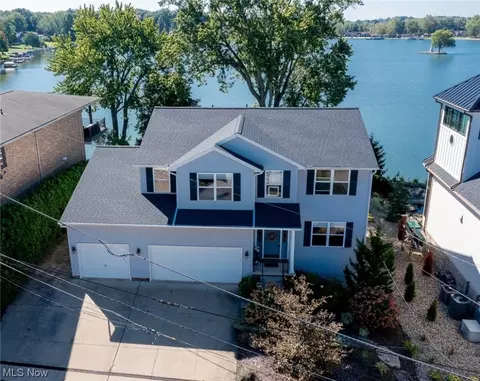 5334 S Island Dr NW, Canton, OH 44718