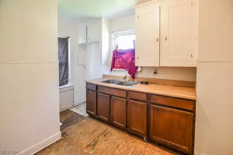 607 Webster Ave NE, Canton, OH 44704 photo 4