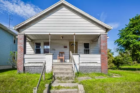 607 Webster Ave NE, Canton, OH 44704 photo 1