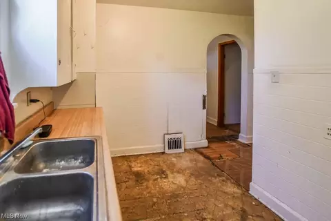 607 Webster Ave NE, Canton, OH 44704 photo 5